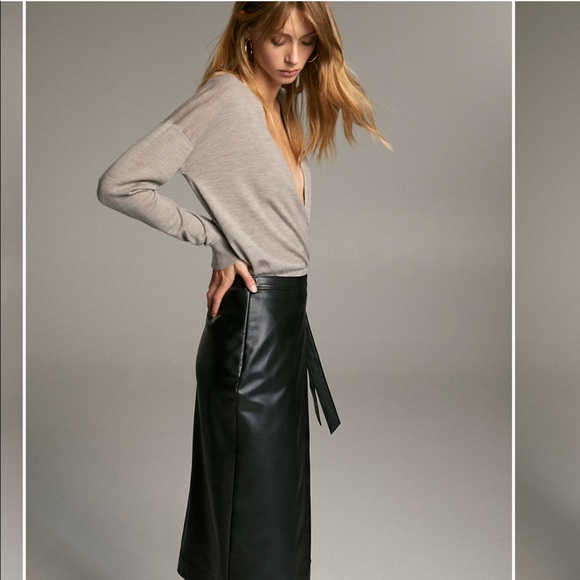 Aritzia Babaton Jotham Sweater - Picture 2 of 11